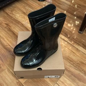 UGG Women’s Sienna Rain Boots Black Size 8
